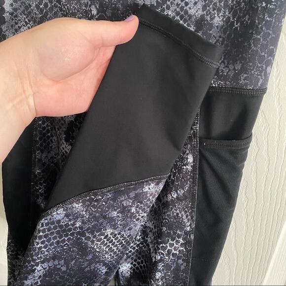 Champion High Waisted Snakeskin Leggings Womens Size XS Gray Black Spandex Blend - Picture 3 of 6